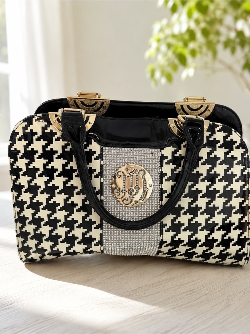 ✨ Black & Cream Houndstooth Rhinestone Handbag ✨